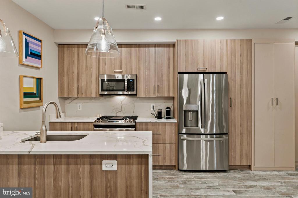 2618 UNIVERSITY PLACE NW Unit: 2