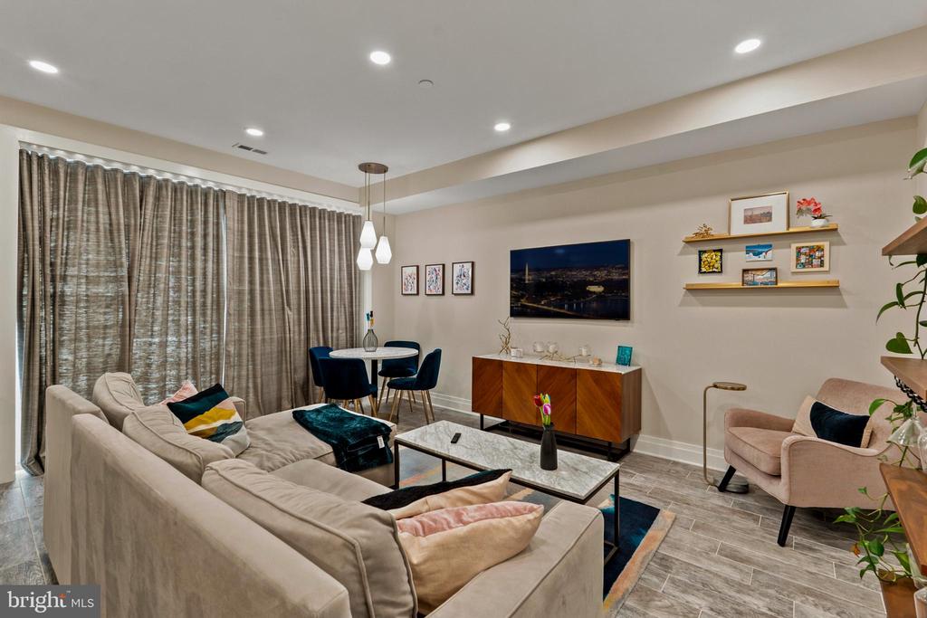 2618 UNIVERSITY PLACE NW Unit: 2