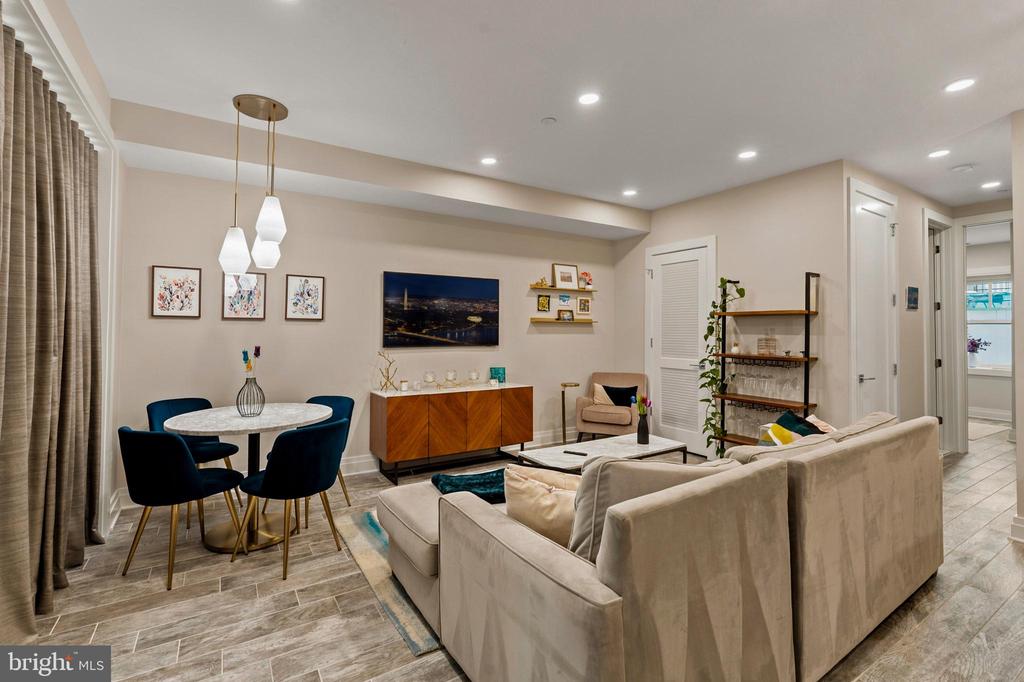 2618 UNIVERSITY PLACE NW Unit: 2
