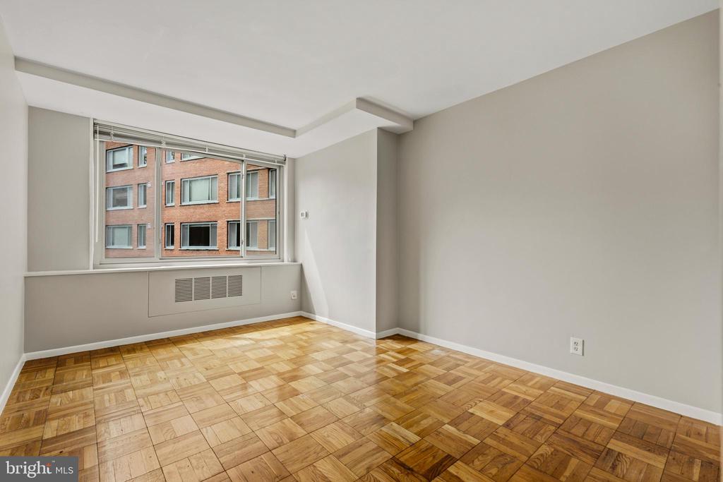 4200 CATHEDRAL AVENUE NW Unit: 607