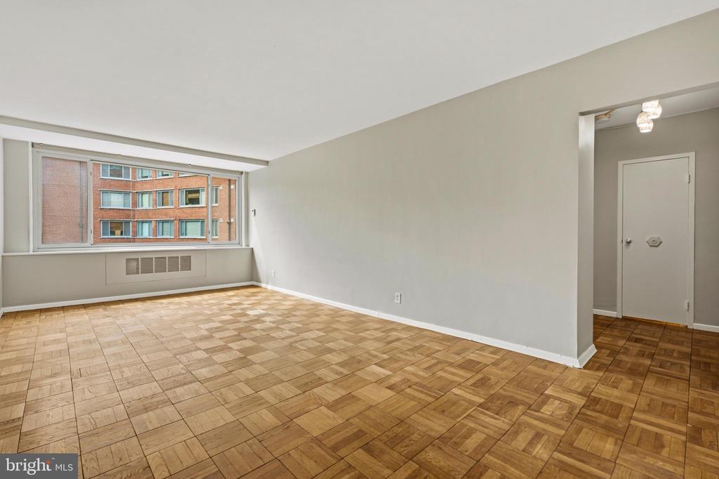 4200 CATHEDRAL AVENUE NW Unit: 607