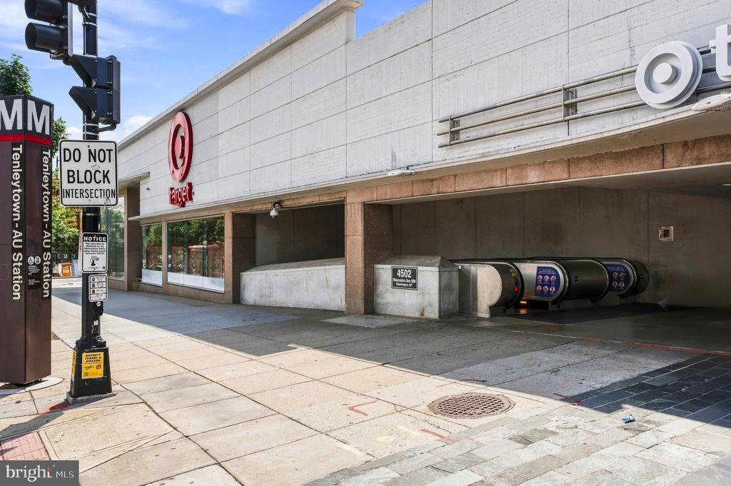 4200 CATHEDRAL AVENUE NW Unit: 607