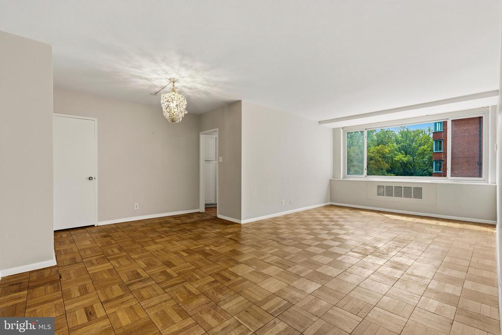 4200 CATHEDRAL AVENUE NW Unit: 607
