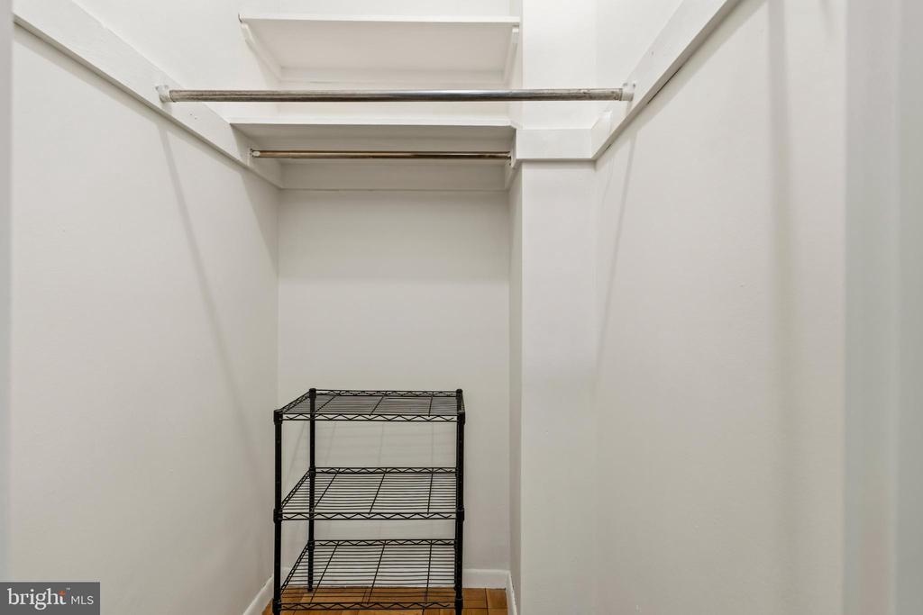 4200 CATHEDRAL AVENUE NW Unit: 607