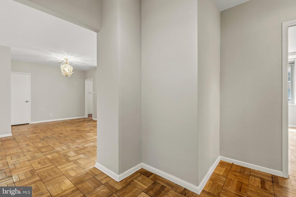 4200 CATHEDRAL AVENUE NW Unit: 607