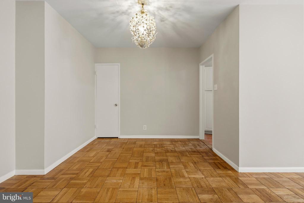 4200 CATHEDRAL AVENUE NW Unit: 607
