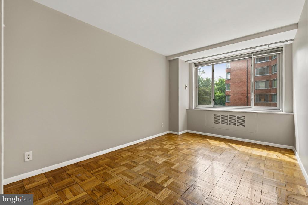 4200 CATHEDRAL AVENUE NW Unit: 607