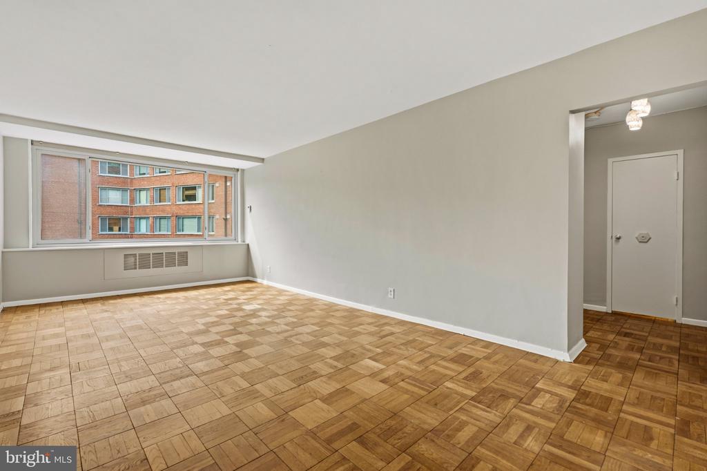 4200 CATHEDRAL AVENUE NW Unit: 607