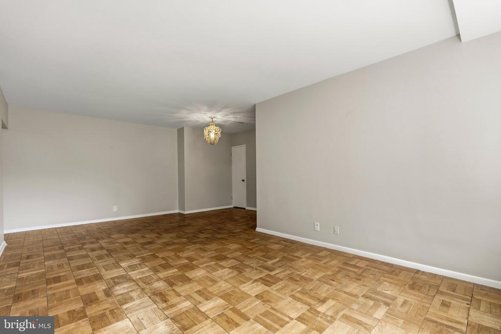 4200 CATHEDRAL AVENUE NW Unit: 607