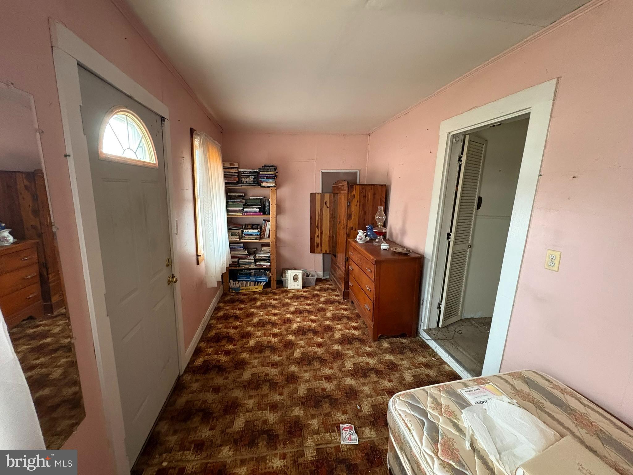 1019 SHORELAND DRIVE