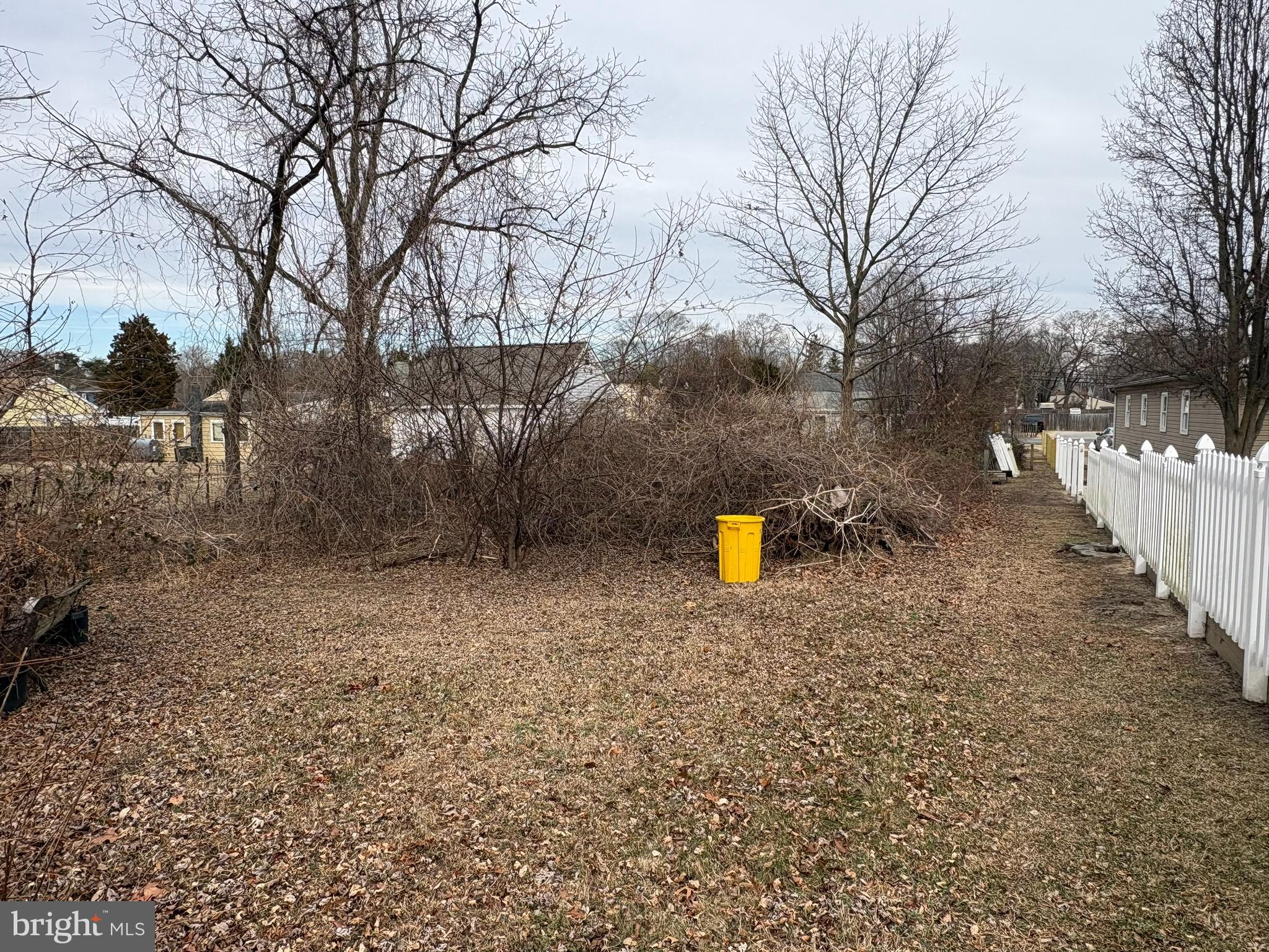 1019 SHORELAND DRIVE