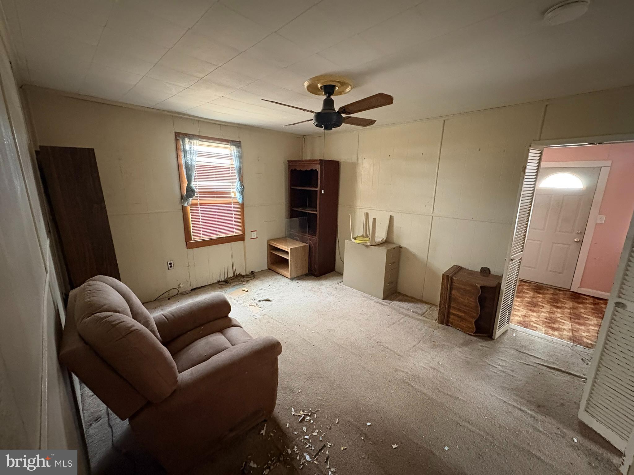 1019 SHORELAND DRIVE