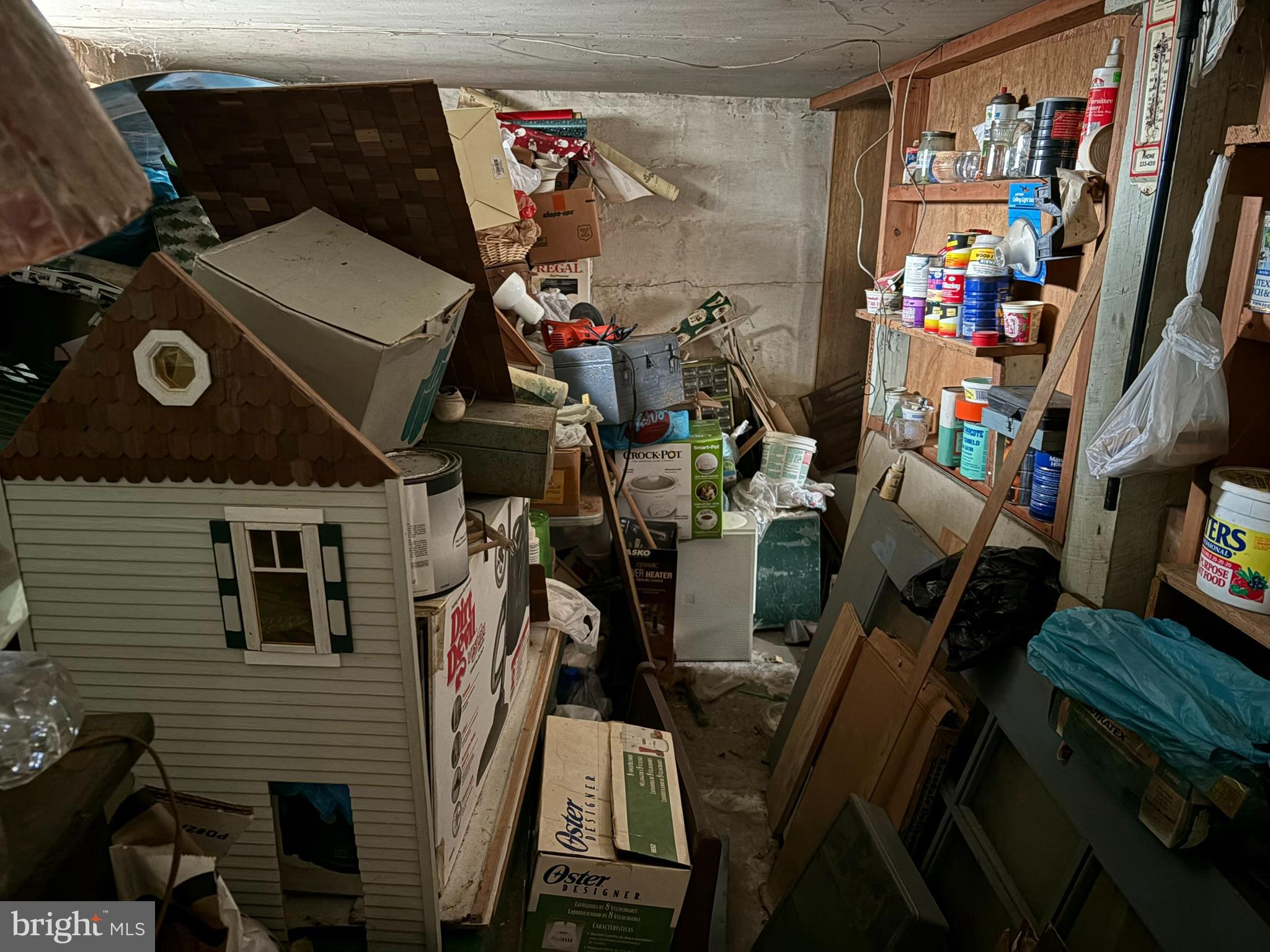 1019 SHORELAND DRIVE