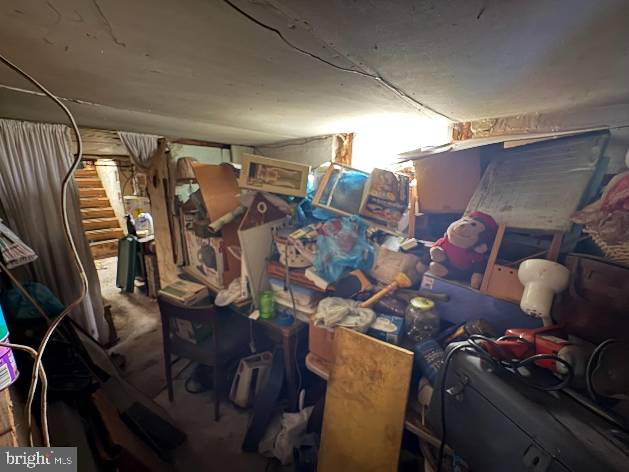 1019 SHORELAND DRIVE