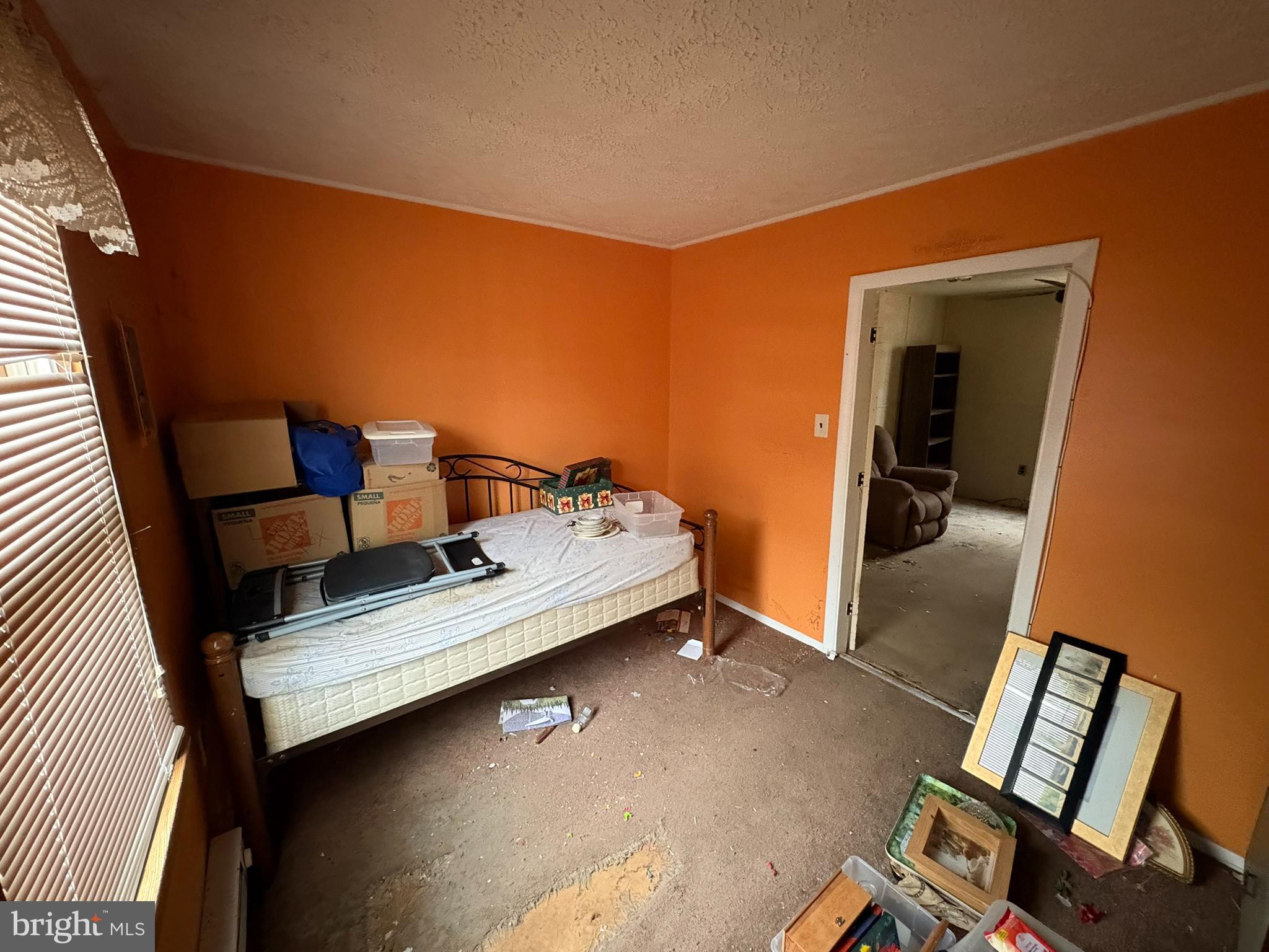 1019 SHORELAND DRIVE