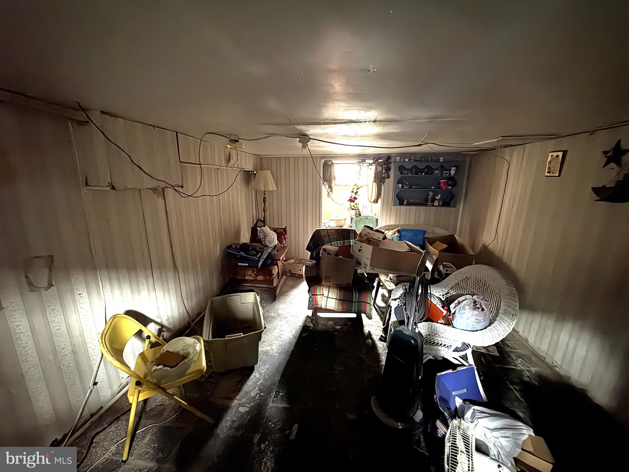 1019 SHORELAND DRIVE