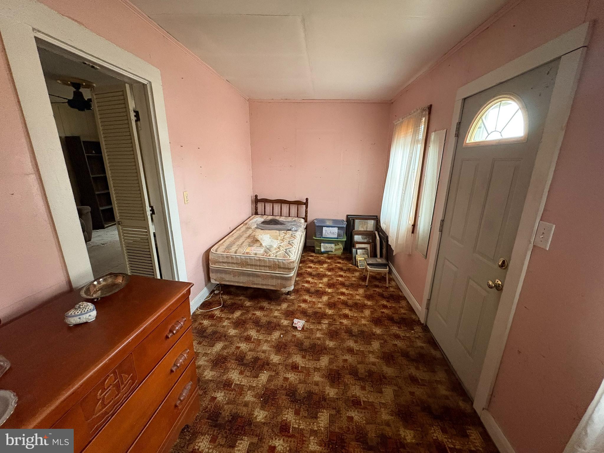 1019 SHORELAND DRIVE