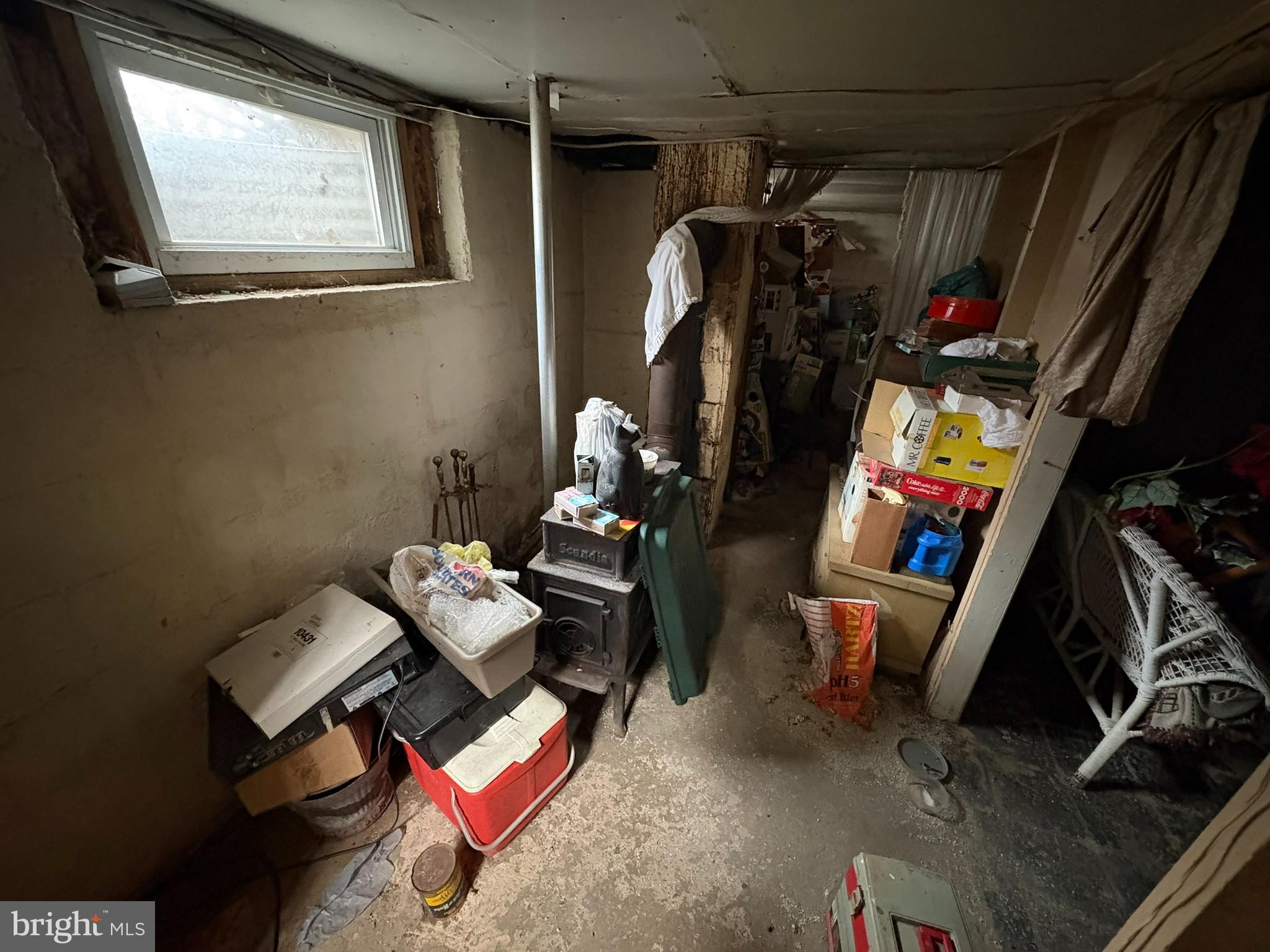 1019 SHORELAND DRIVE