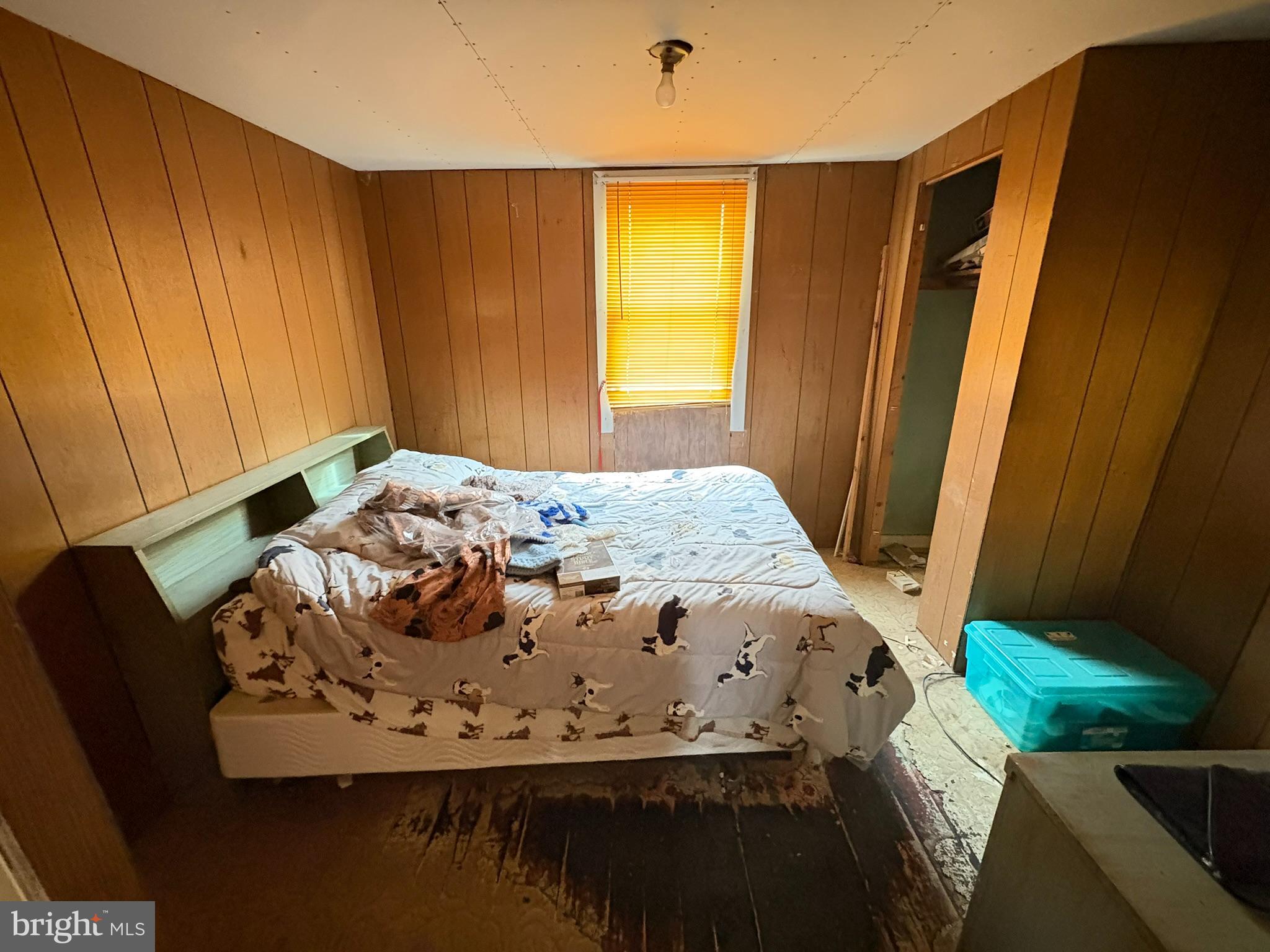 1019 SHORELAND DRIVE