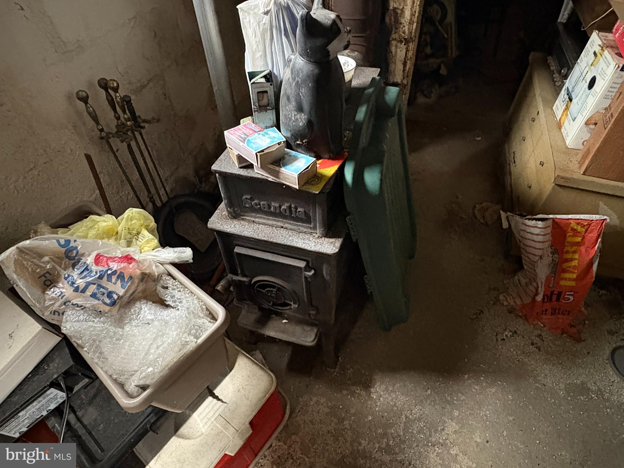 1019 SHORELAND DRIVE