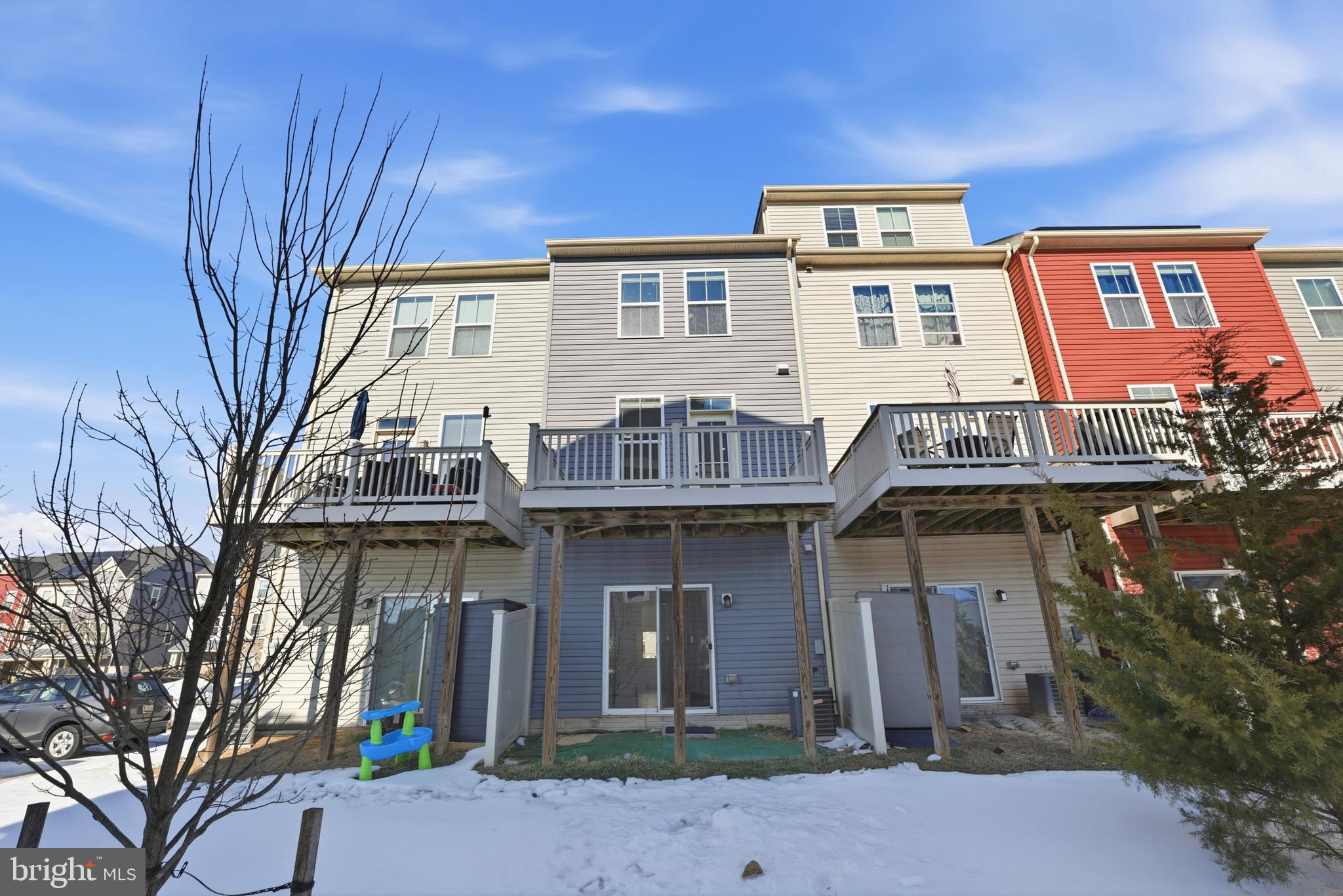 461 WILLOW BEND DRIVE