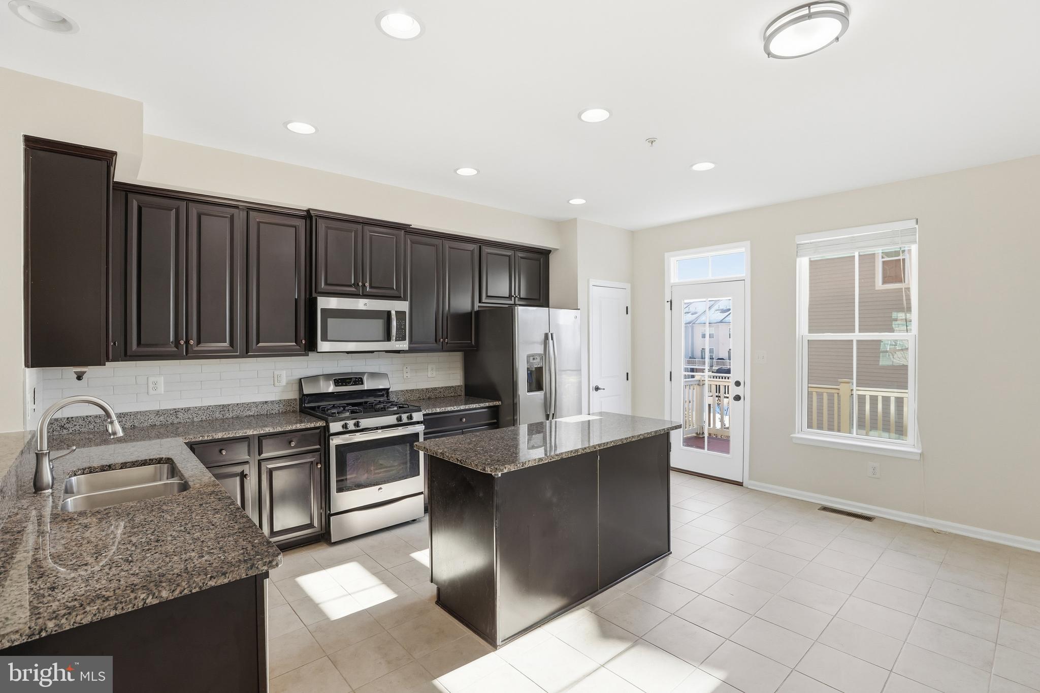 461 WILLOW BEND DRIVE