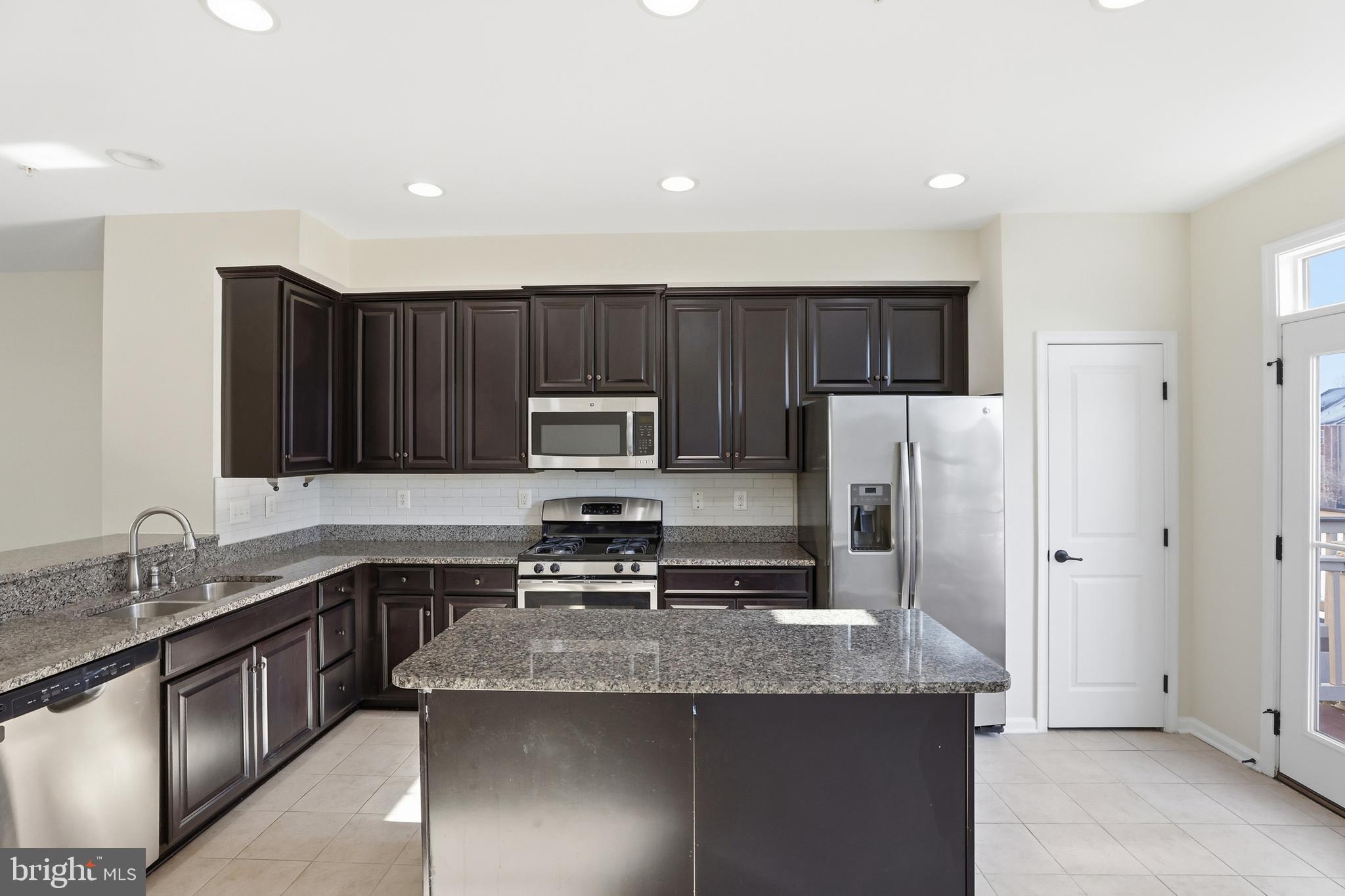 461 WILLOW BEND DRIVE