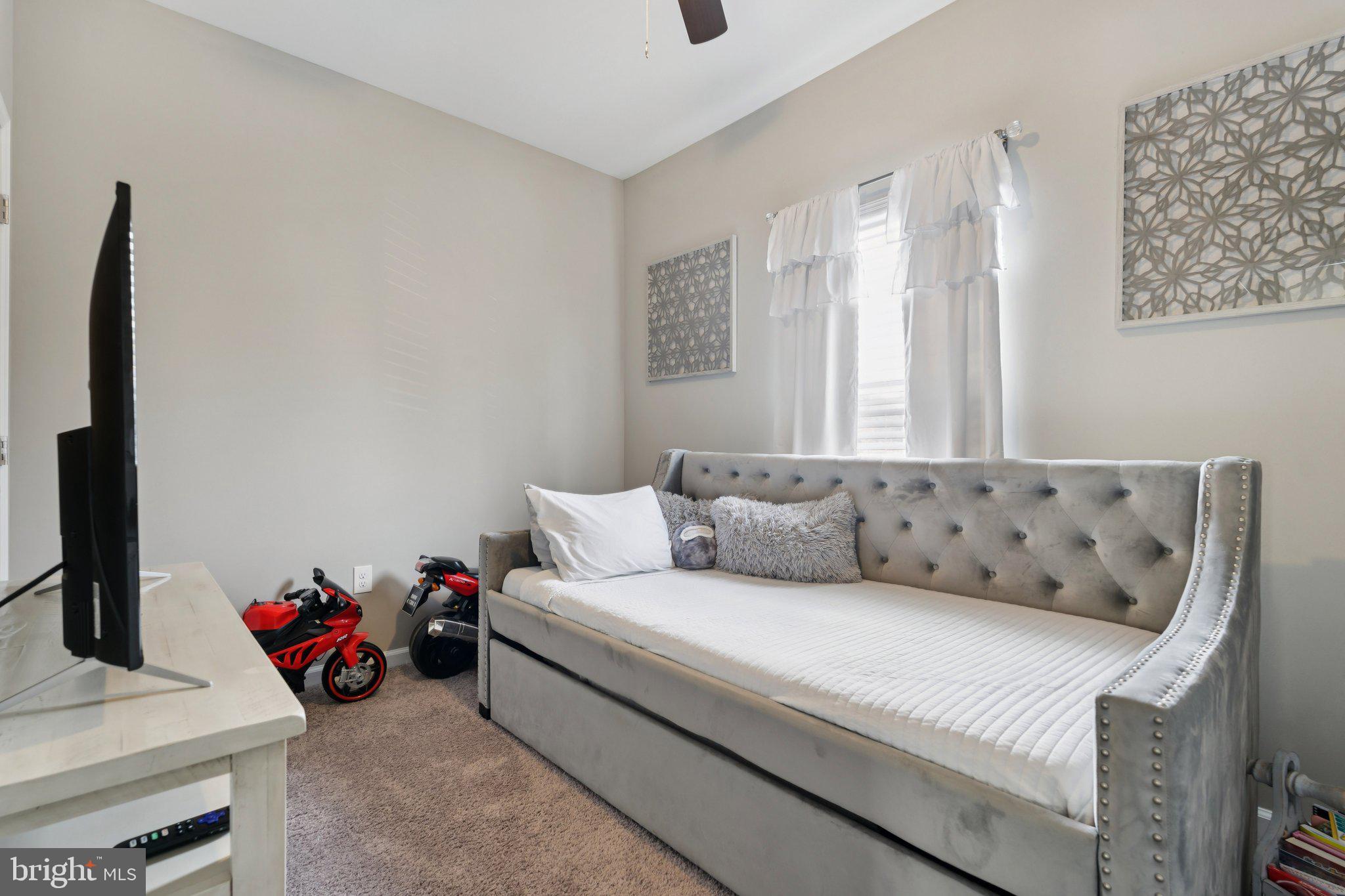 7520 AVONDALE AVENUE