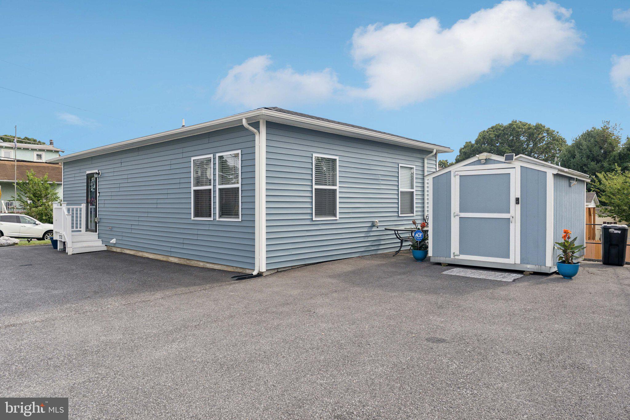 7520 AVONDALE AVENUE