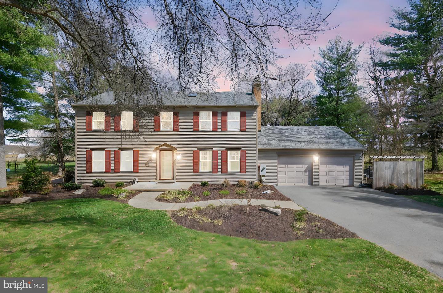 8492 Devon Ln