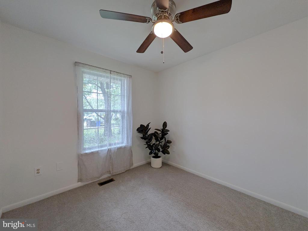 1505 Cedarcrest Ln