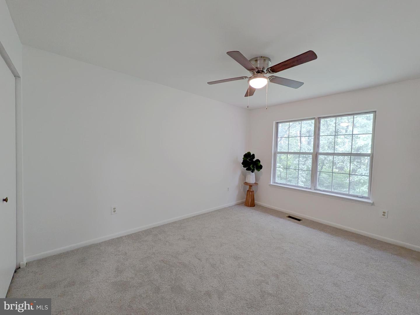 1505 Cedarcrest Ln