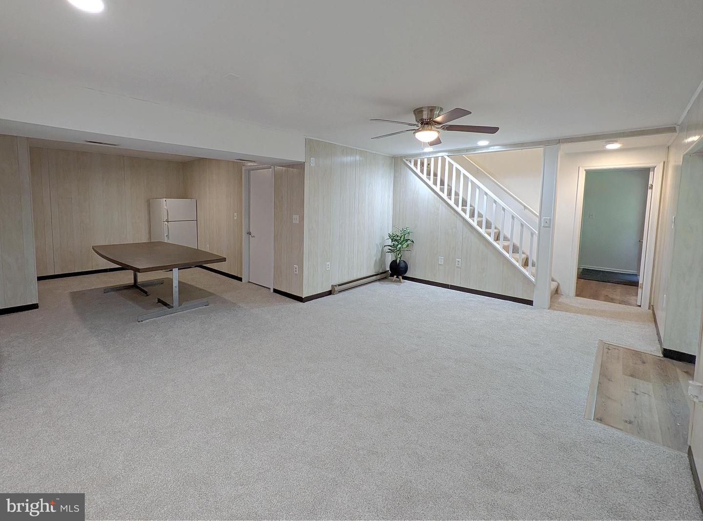 1505 Cedarcrest Ln