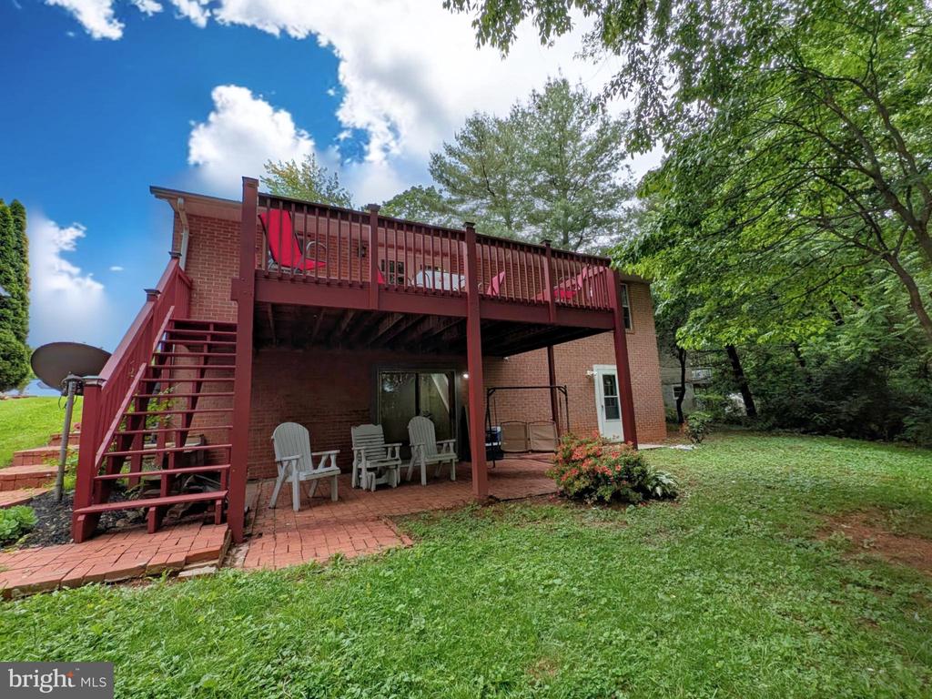 1505 Cedarcrest Ln
