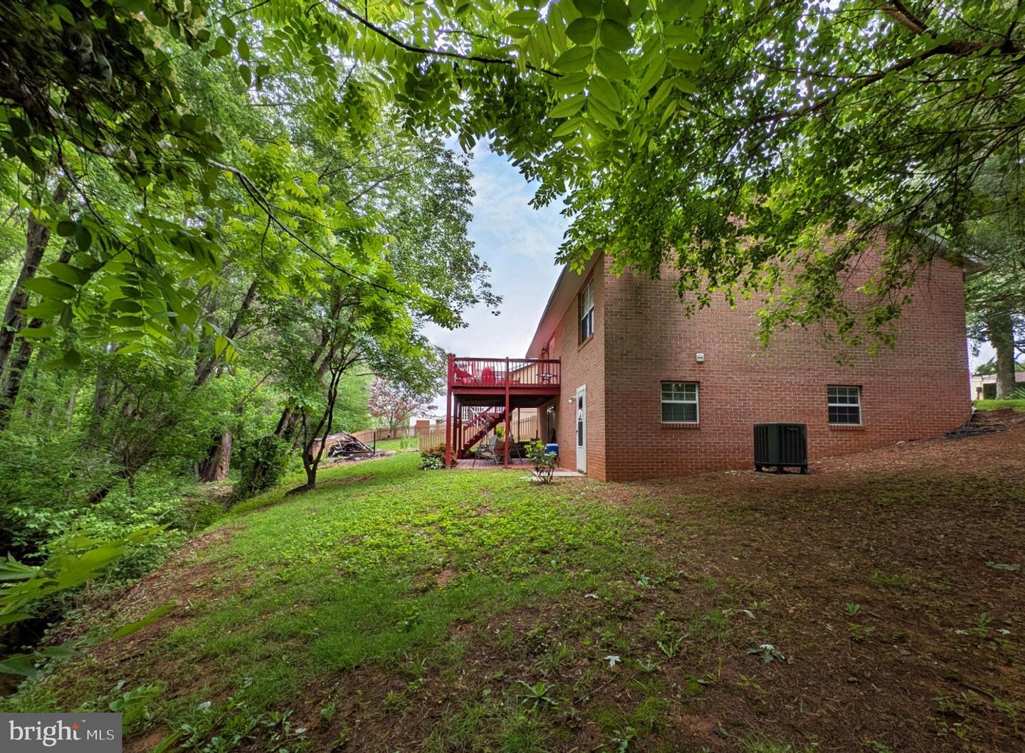 1505 Cedarcrest Ln