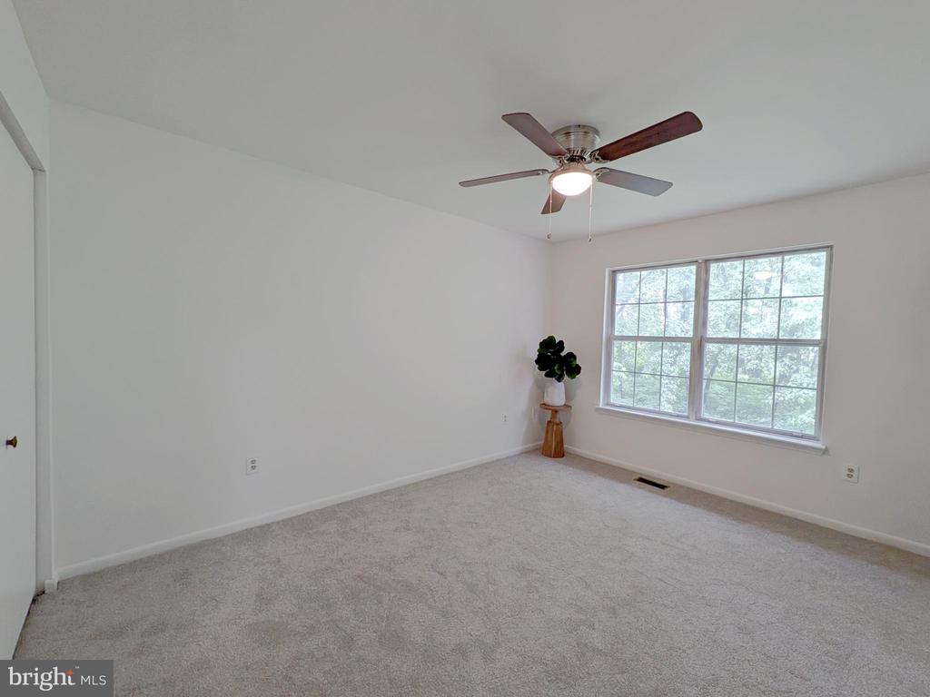 1505 Cedarcrest Ln