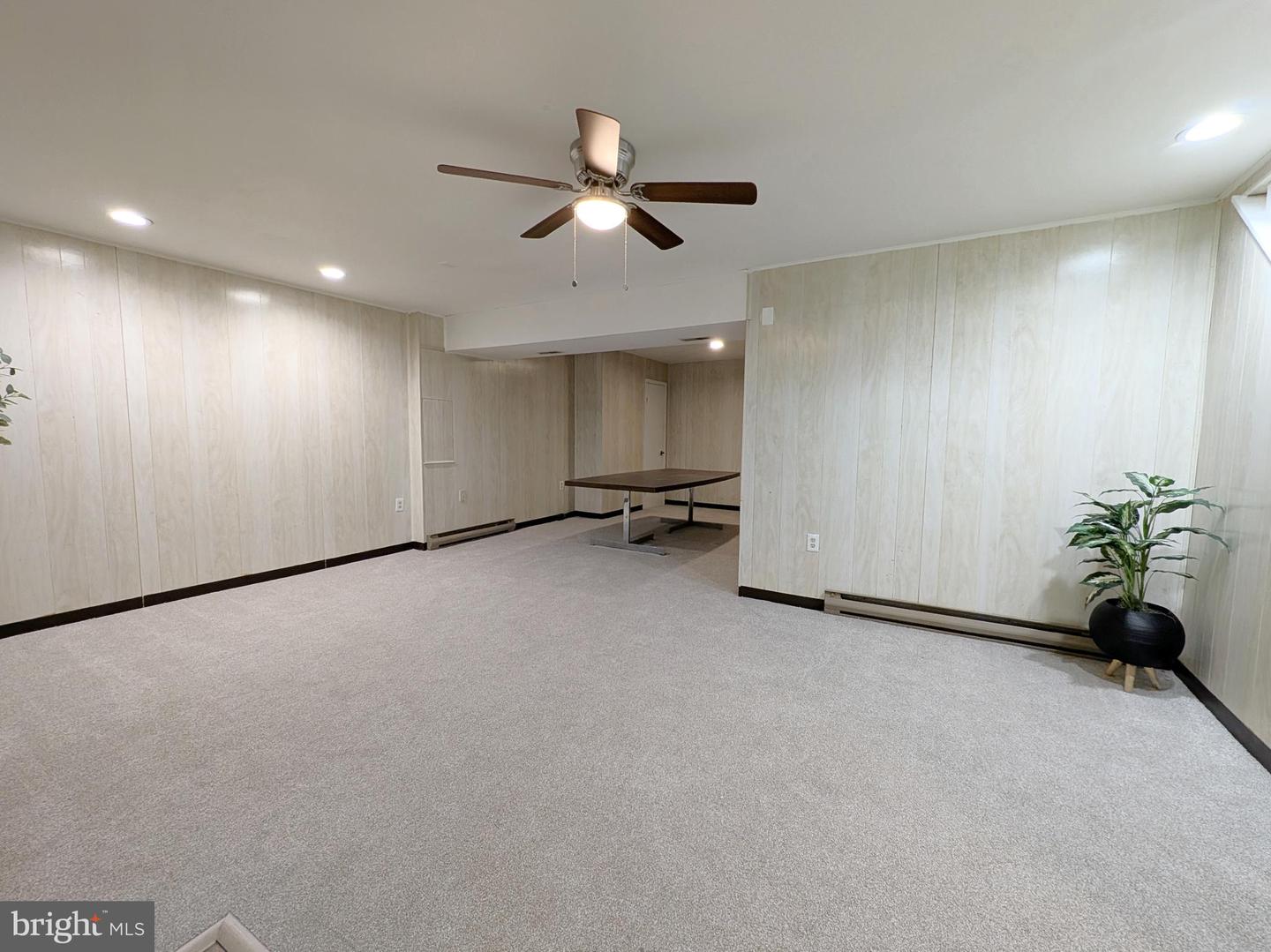 1505 Cedarcrest Ln