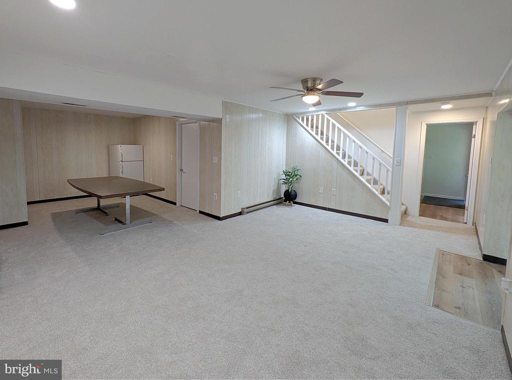 1505 Cedarcrest Ln