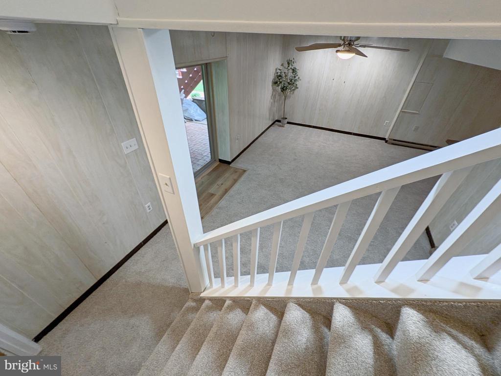 1505 Cedarcrest Ln