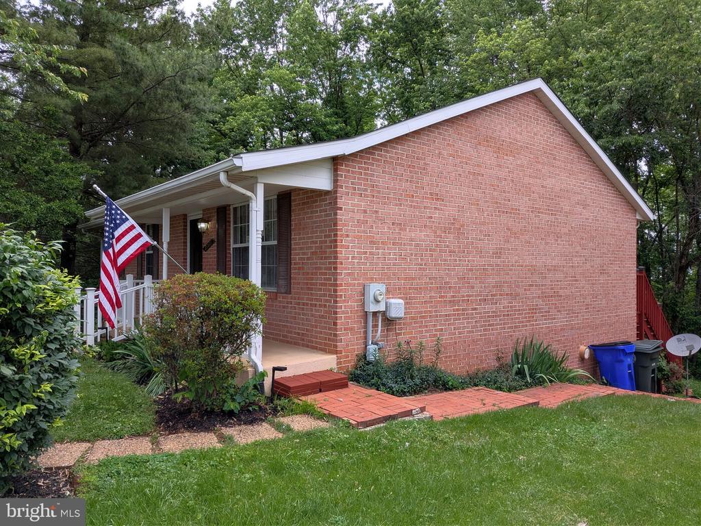 1505 Cedarcrest Ln