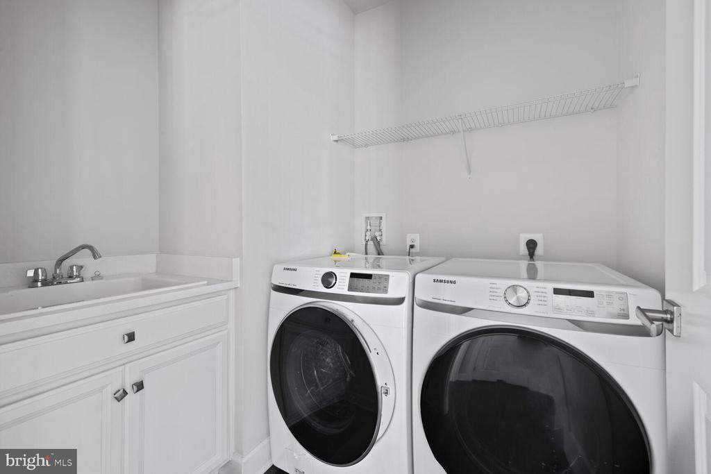 3112 CEDAR GROVE TER