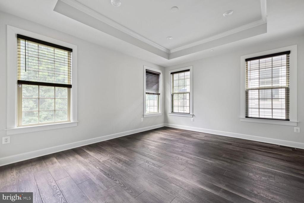 3112 CEDAR GROVE TER