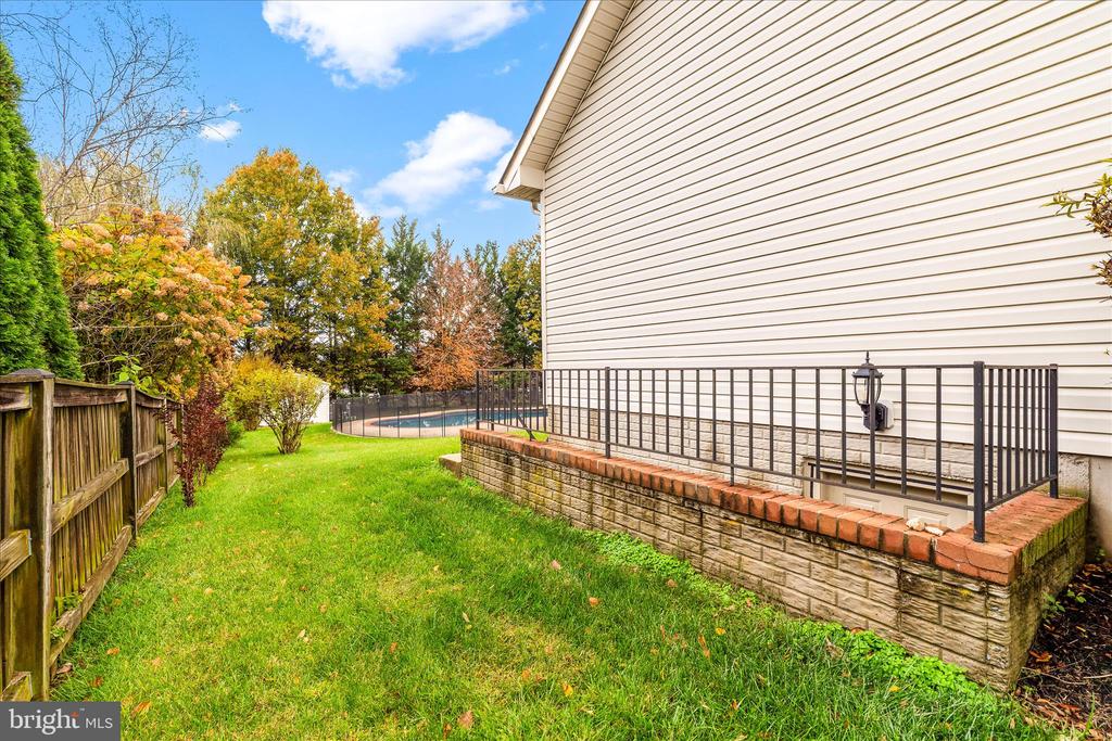 107 MINA DRIVE