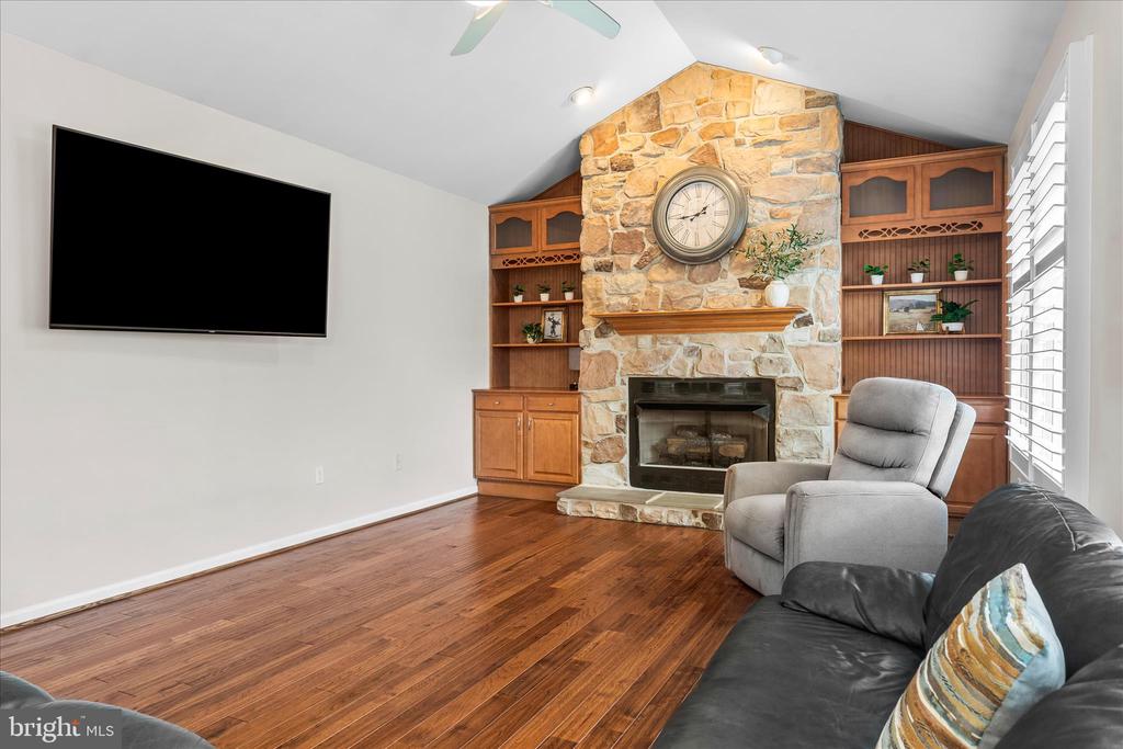 107 MINA DRIVE