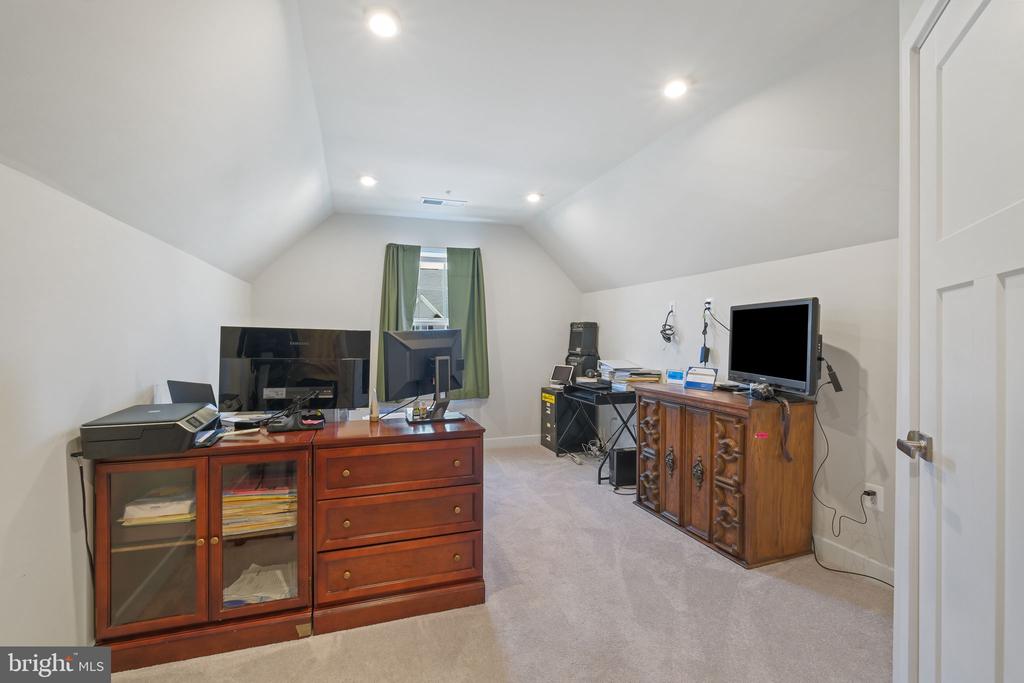 5311 CRAPE MYRTLE DRIVE