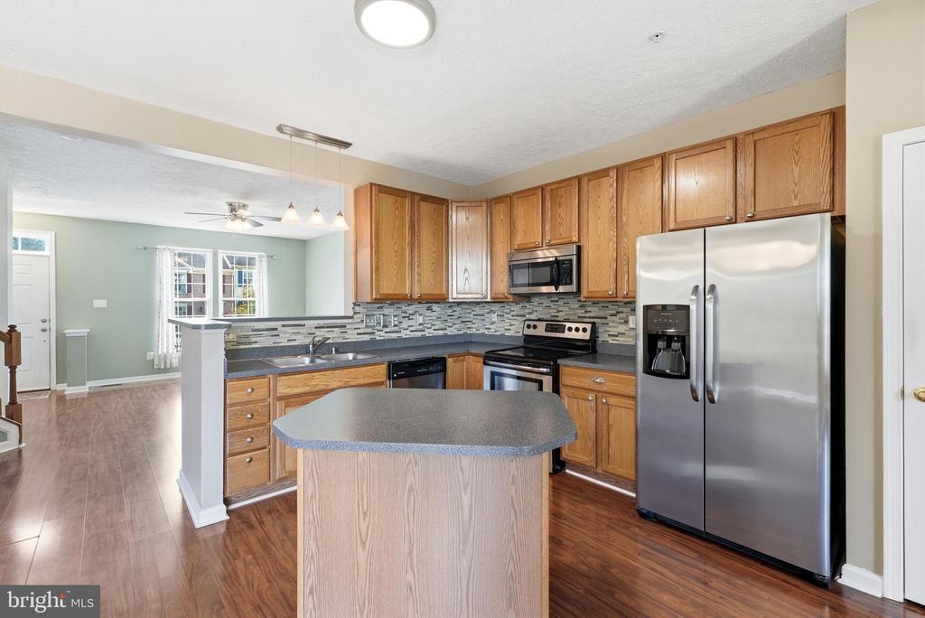 3163 FREESTONE COURT