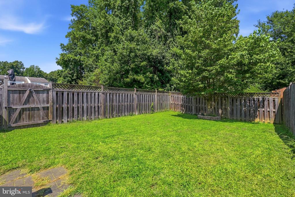 3163 FREESTONE COURT