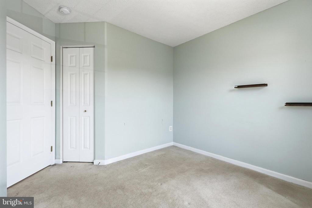 3163 FREESTONE COURT