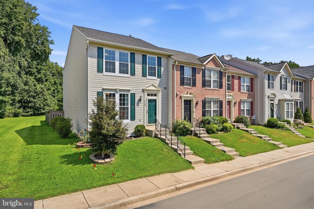 3163 FREESTONE COURT