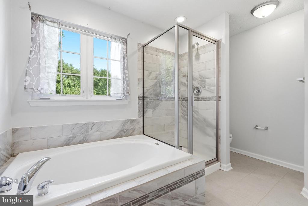 3163 FREESTONE COURT